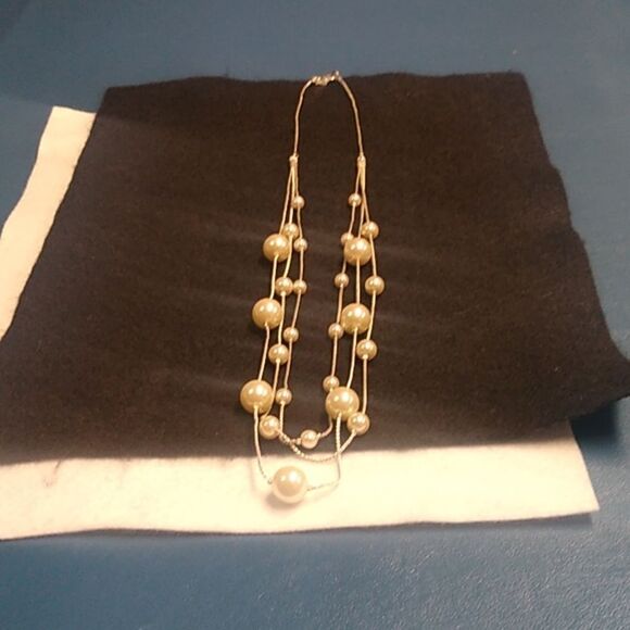 Elegant Faux Pearl Beaded Silver Tone Metal Necklace Cottagecore Grandmacore - Picture 2 of 5